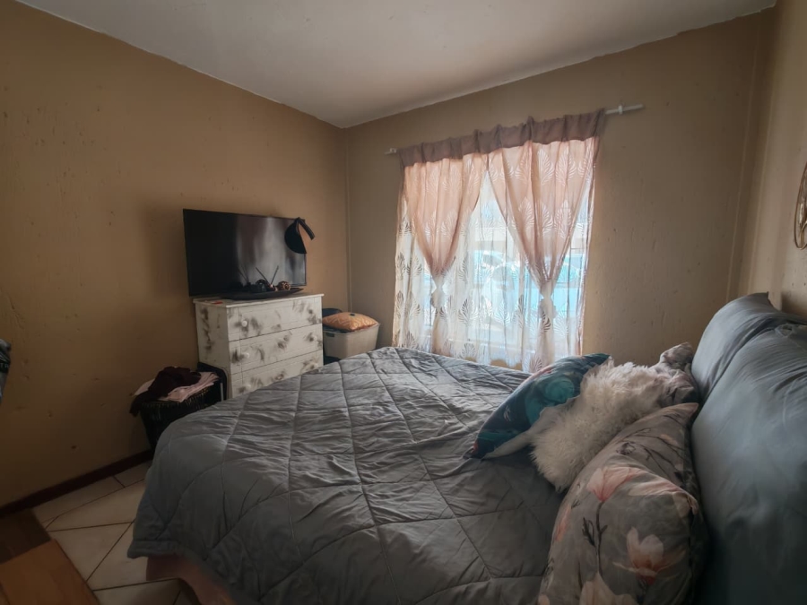 2 Bedroom Property for Sale in Rustenburg Central North West